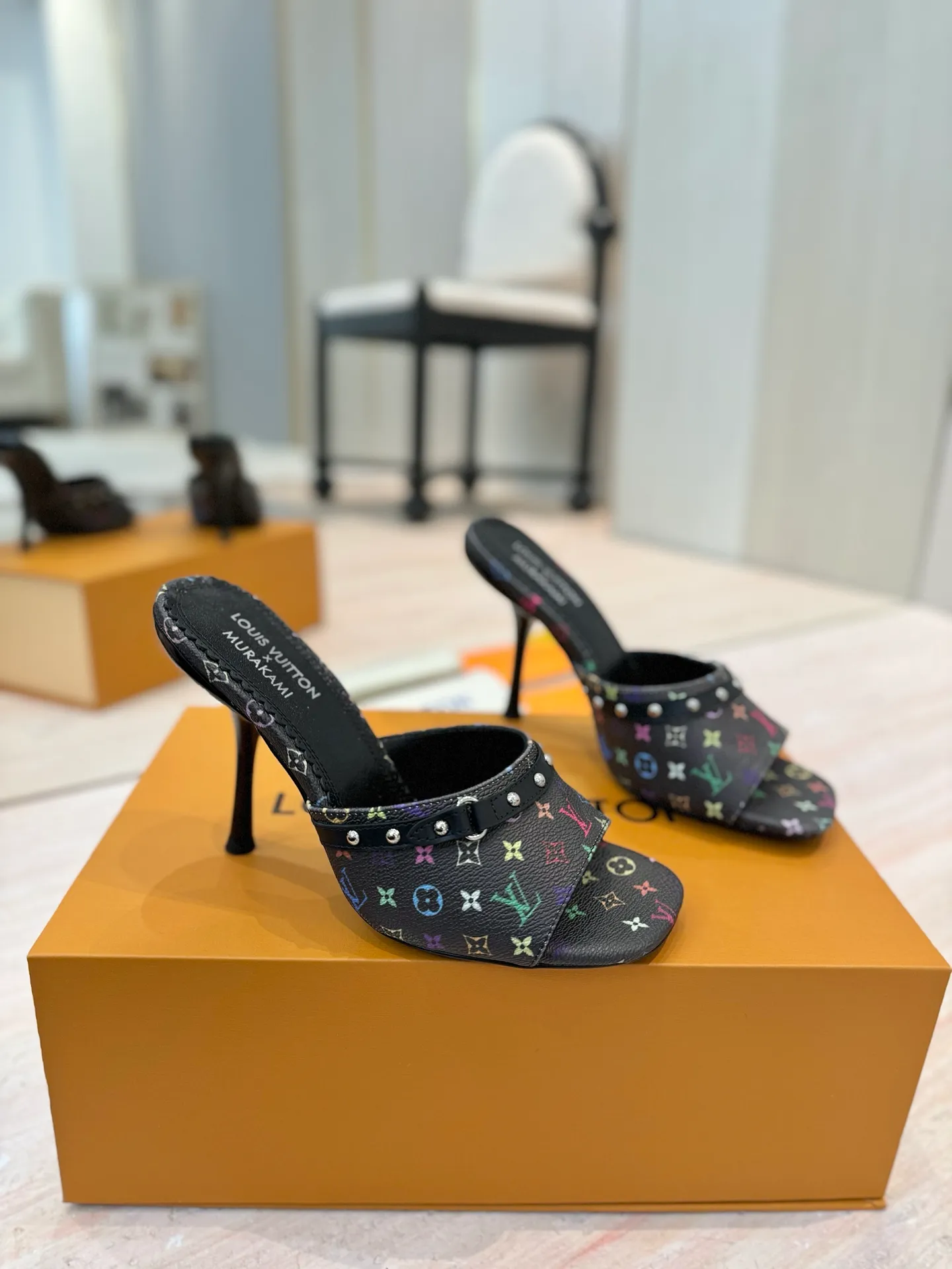 👟👟Ex-factory price 600👟👟 (top version) louis vuitton LV Louis Vuitton 25/Spring and Summer The latest Mary Jane shoes are simple and exquisite, full of high-end, showing elegance~ They look great on the feet and are full of summer shoes💯Awesome ✅Upper: 3D printed cowhide ✅Inner lining: Sheepskin lining, ✅Outsole: Genuine leather outsole imported from Italy ✅Size: 35-41 (40 to 41 customized, non-returnable) ✅Packaging: full set of packaging